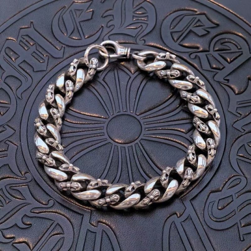 Ch**me He**ts bracelets